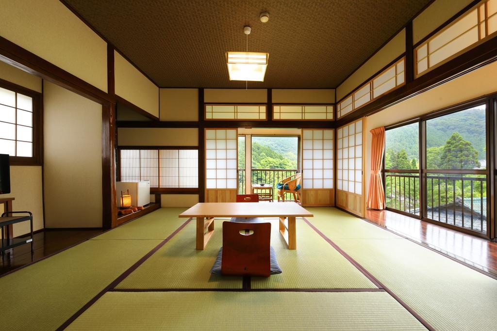 Ryokan Izumoya Yufu Zewnętrze zdjęcie