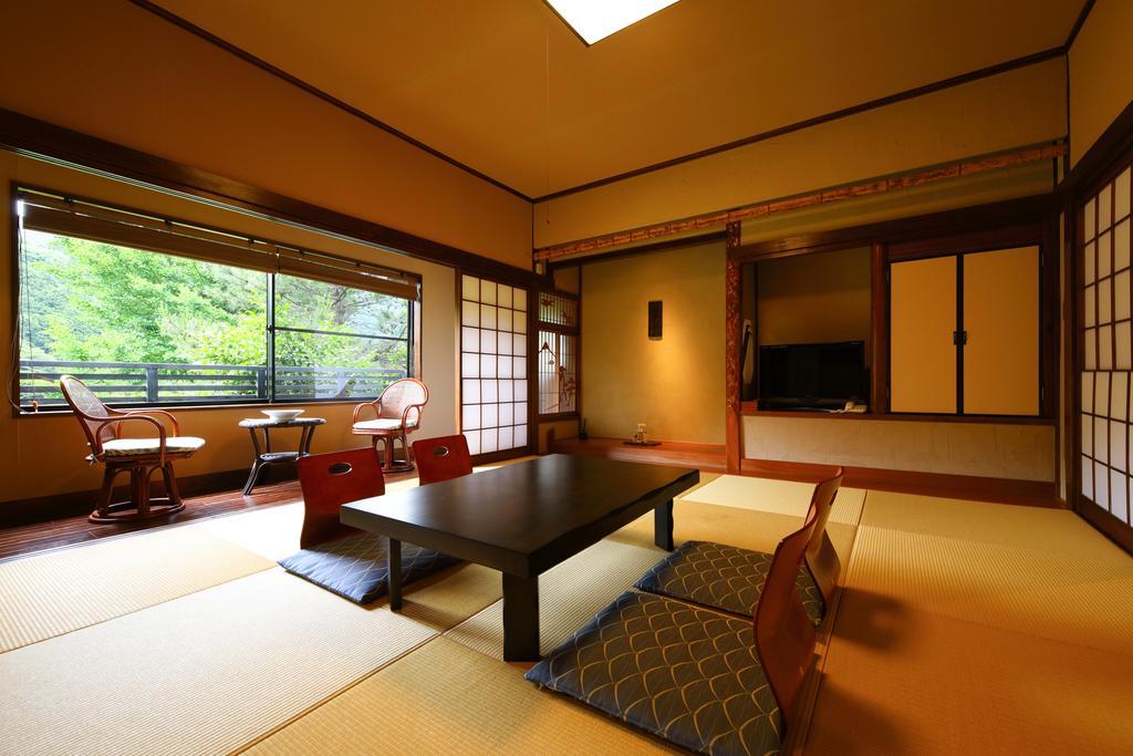 Ryokan Izumoya Yufu Zewnętrze zdjęcie